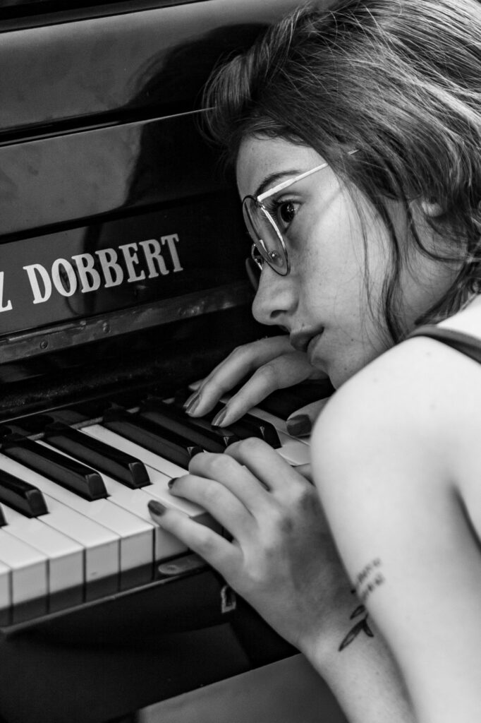 Foto de una profesora de música