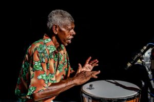 Nuestro profesor de percusión tocando en Zaragoza