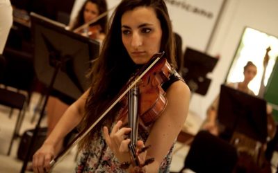 Professional violinist of our music academy in Brussels